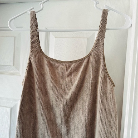 Crop Tank - Picture 3 of 4